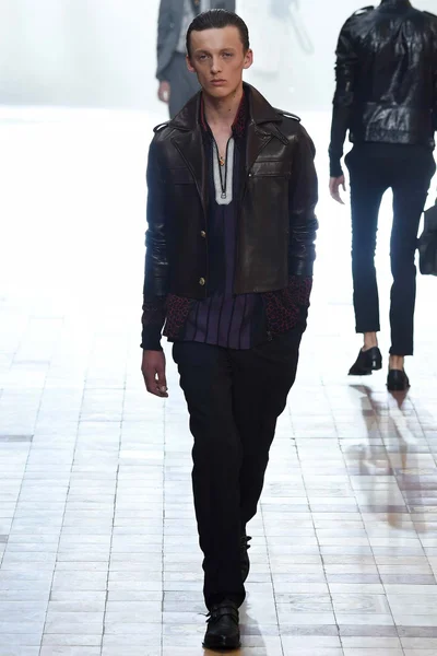 Look 23